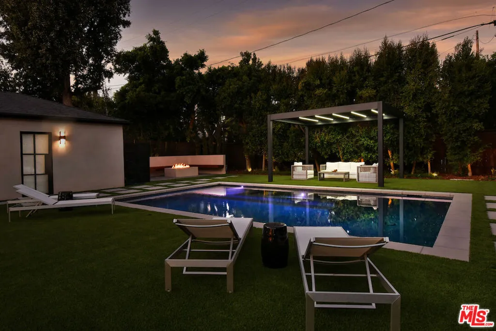 112 S Valley Street, Burbank, California 91505 home-pic-58