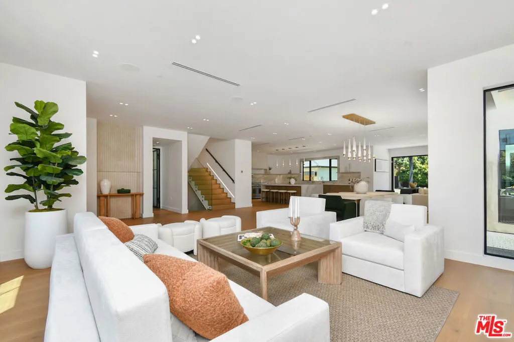 112 S Valley Street, Burbank, California 91505 home-pic-11