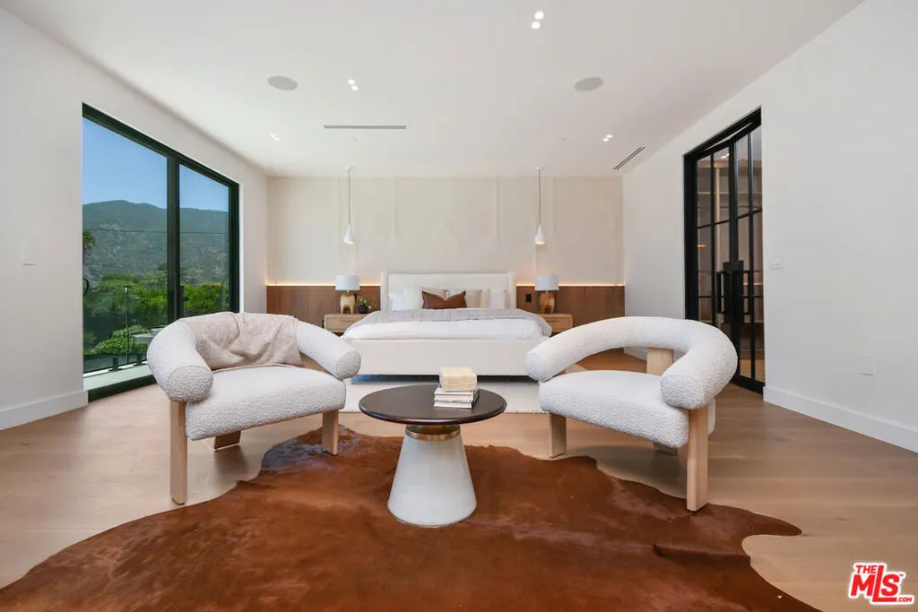 112 S Valley Street, Burbank, California 91505 home-pic-26