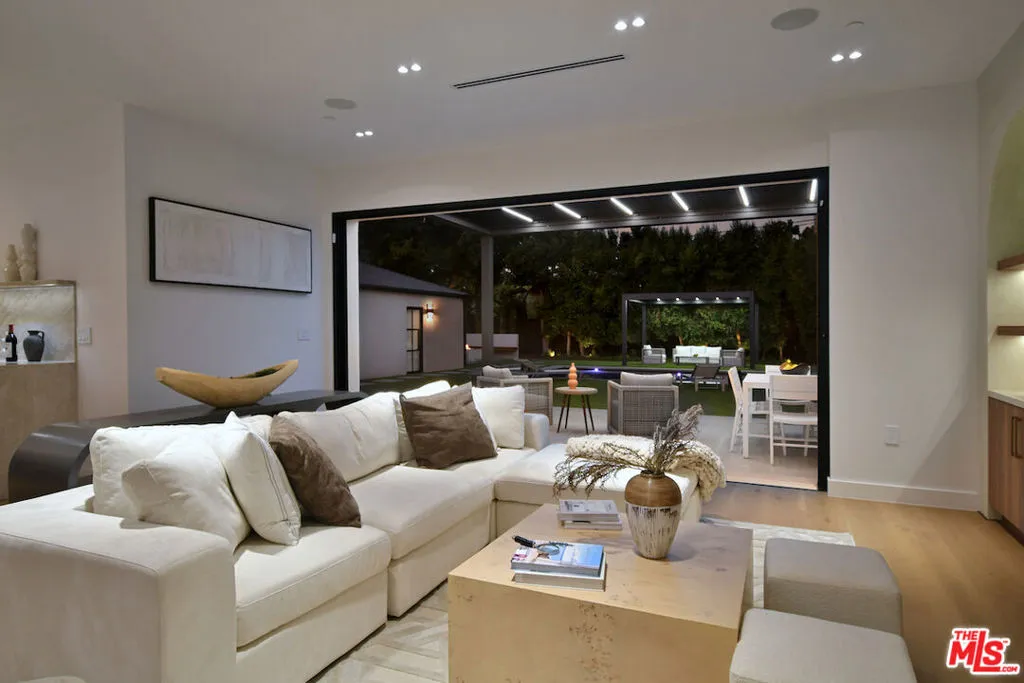 112 S Valley Street, Burbank, California 91505 home-pic-20