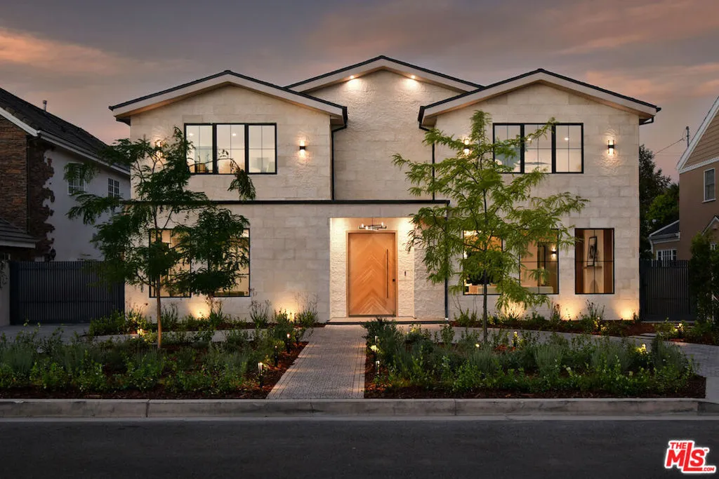 112 S Valley Street, Burbank, California 91505 home-pic-1