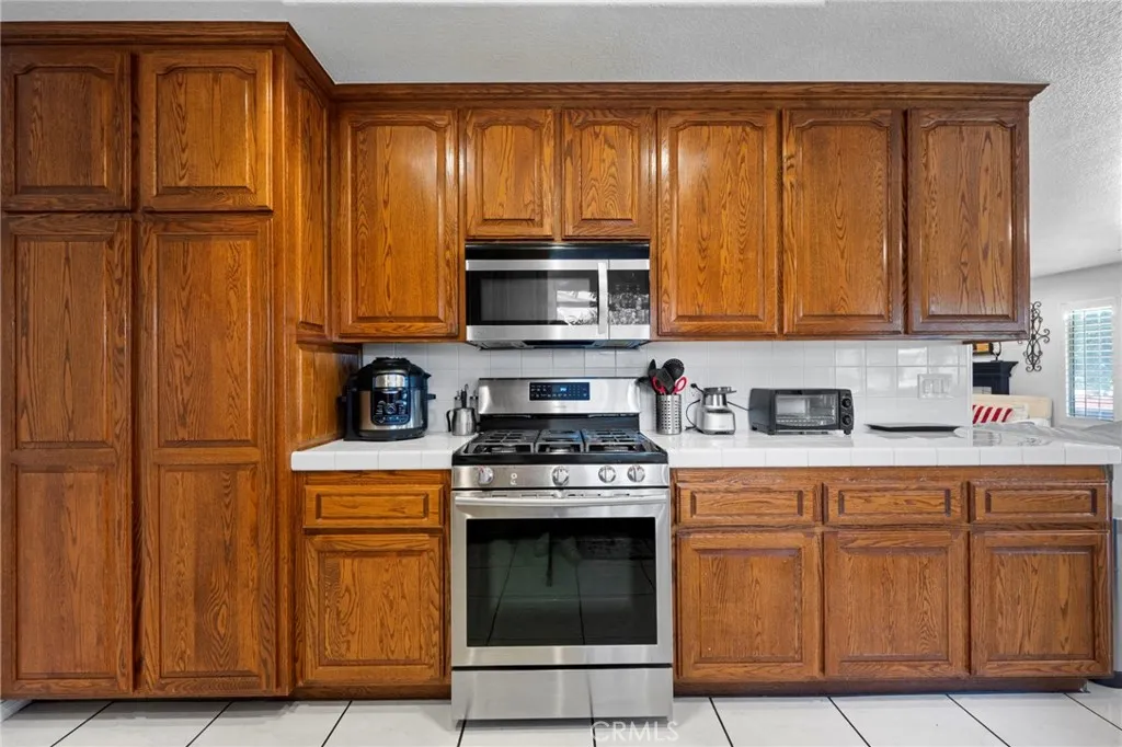 1218 Oak View, La Verne, California 91750 home-pic-11