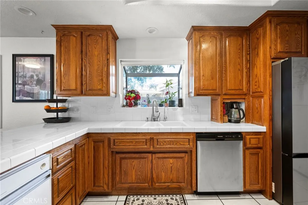 1218 Oak View, La Verne, California 91750 home-pic-9