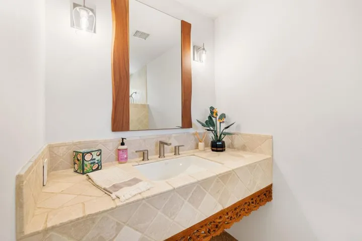 025_60-print-am4a0024_854