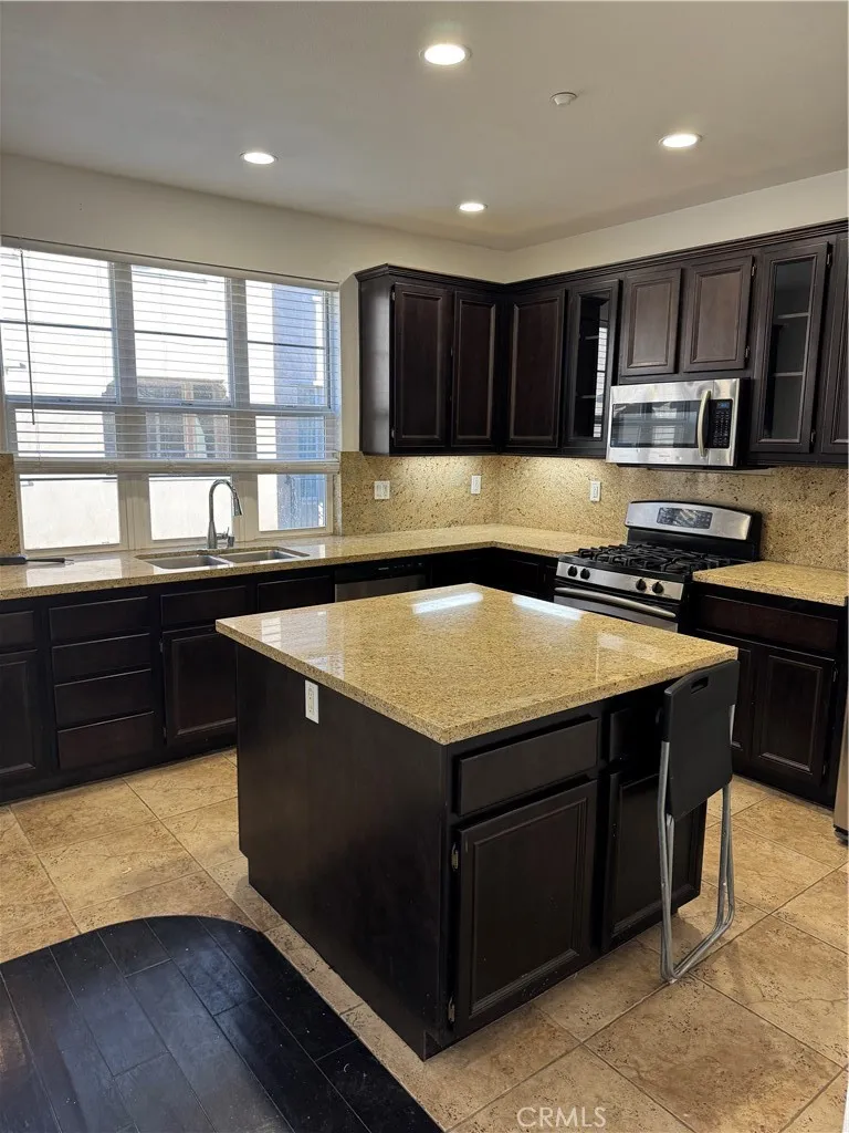 4445 Owens, Corona, California 92883 home-pic-17