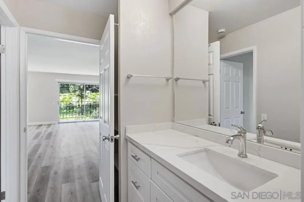 3972 Jackdaw 114, San Diego, California 92103 home-pic-22