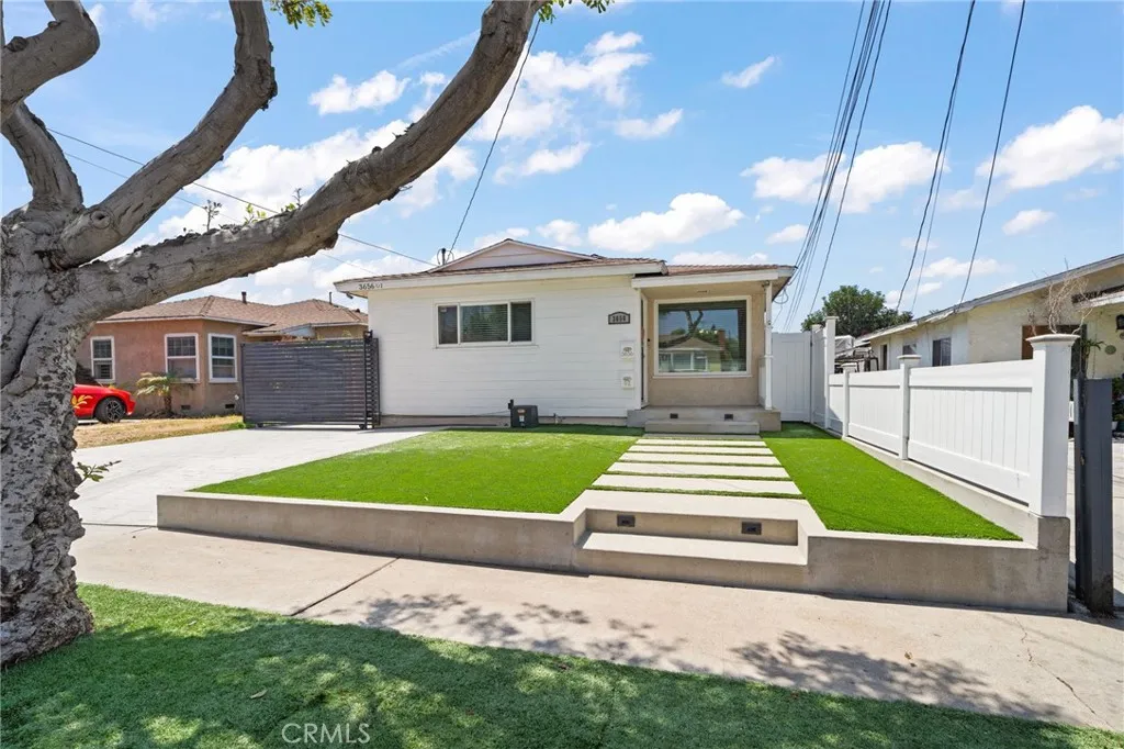 3656 W 108th Street, Inglewood, California 90303 home-pic-1