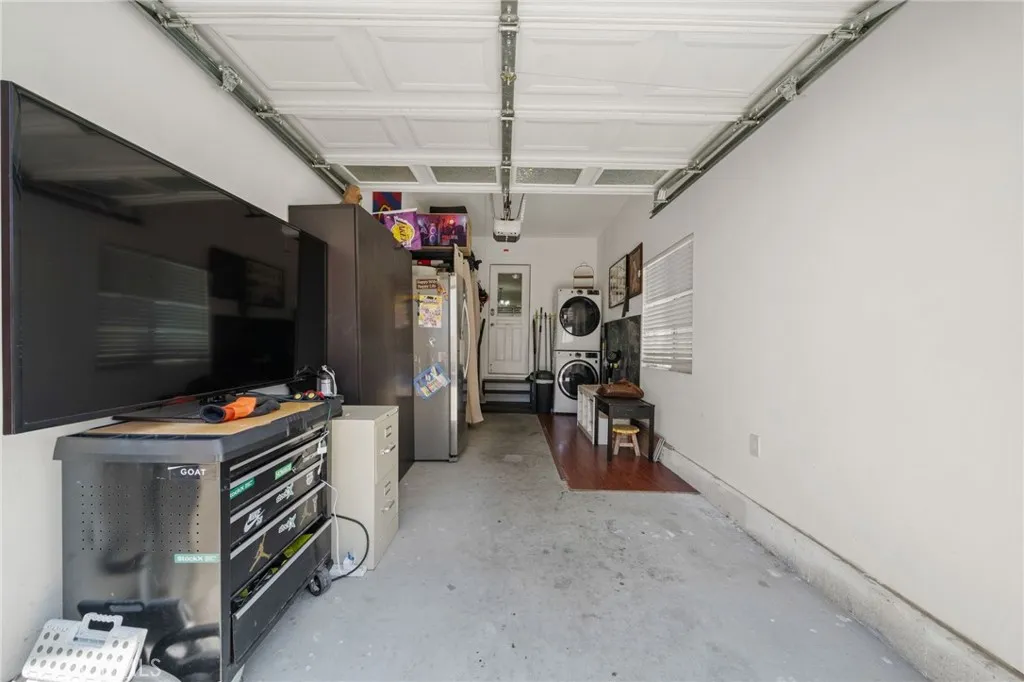 3656 W 108th Street, Inglewood, California 90303 home-pic-25