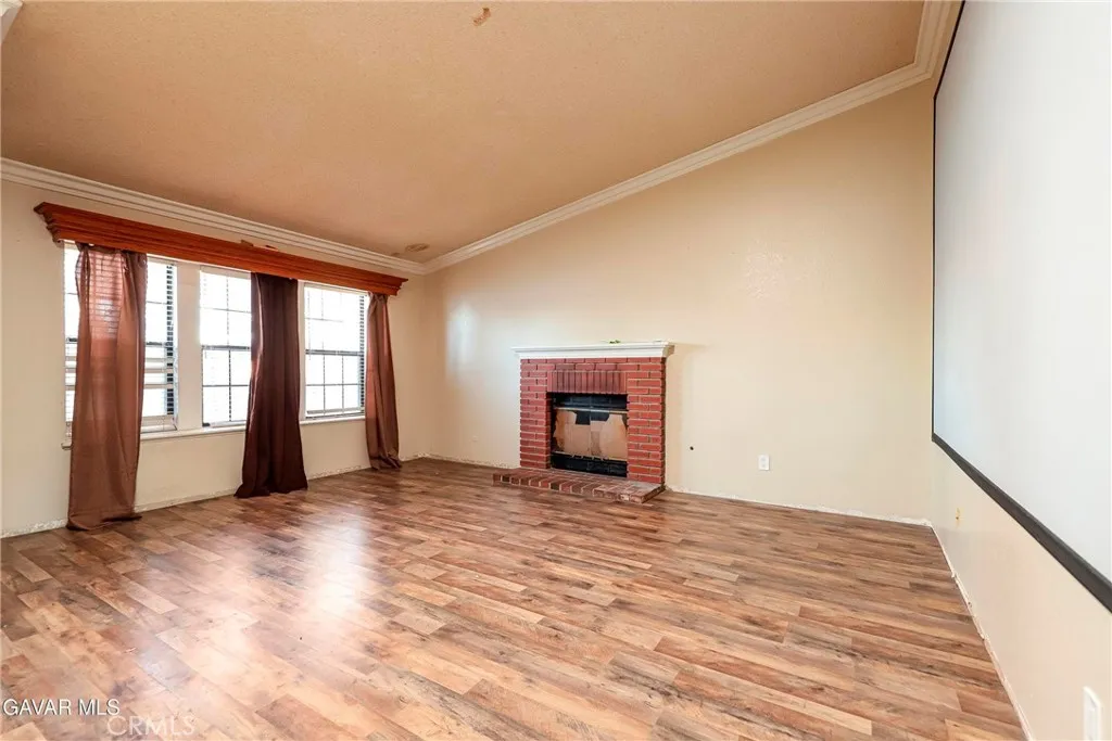 43319 27th W, Lancaster, California 93536 home-pic-3