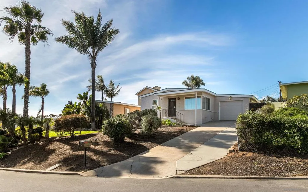 1412 Frankfort St, San Diego, California 92110 home-pic-28