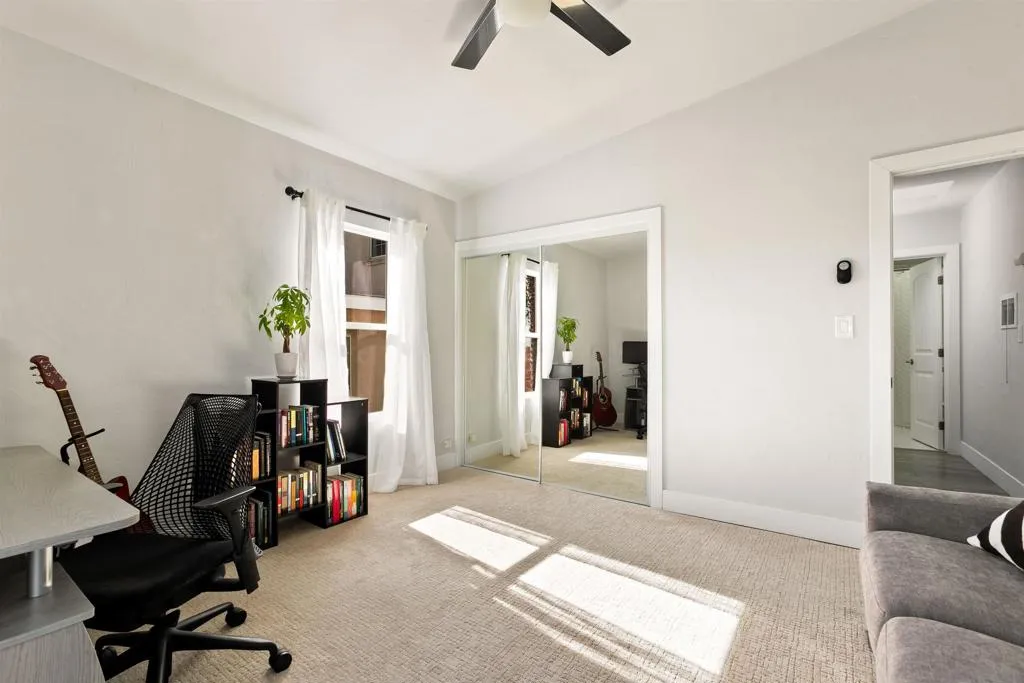 1412 Frankfort St, San Diego, California 92110 home-pic-17
