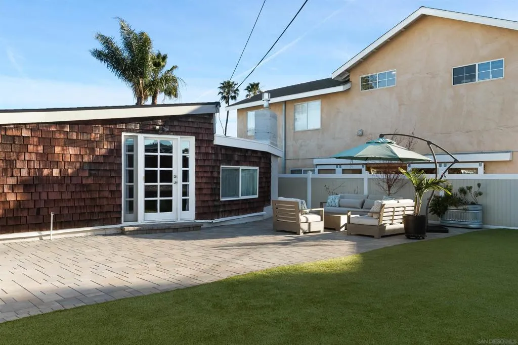 1412 Frankfort St, San Diego, California 92110 home-pic-25