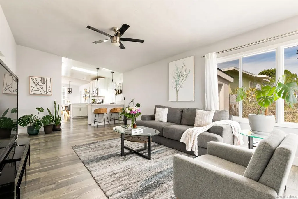 1412 Frankfort St, San Diego, California 92110 home-pic-4