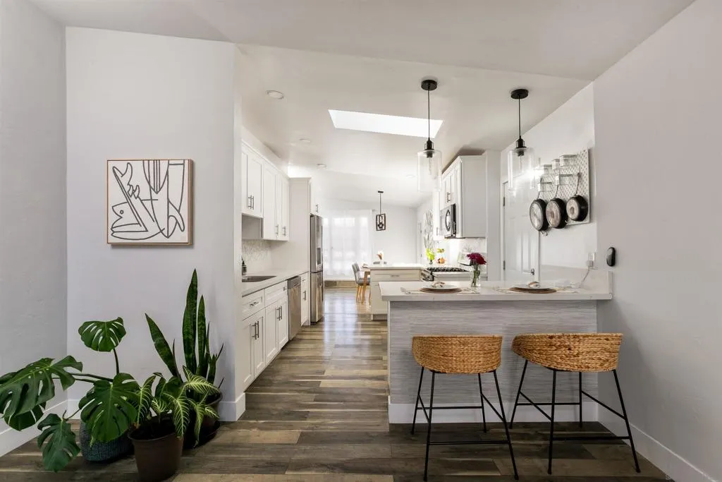 1412 Frankfort St, San Diego, California 92110 home-pic-7