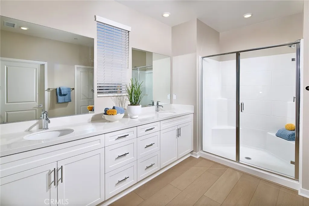 12716 Rosemount Rd, Eastvale, California 92880 home-pic-12