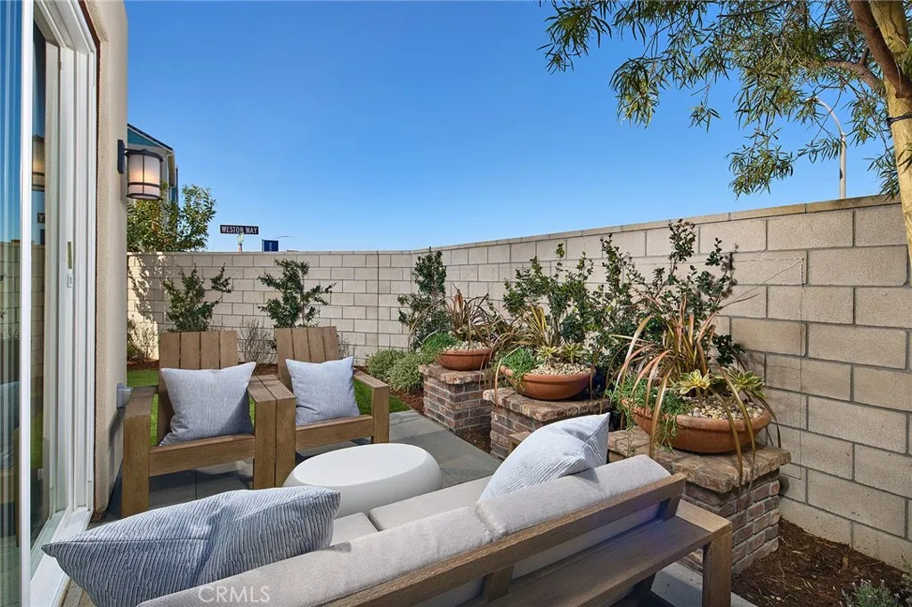12716 Rosemount Rd, Eastvale, California 92880 home-pic-5