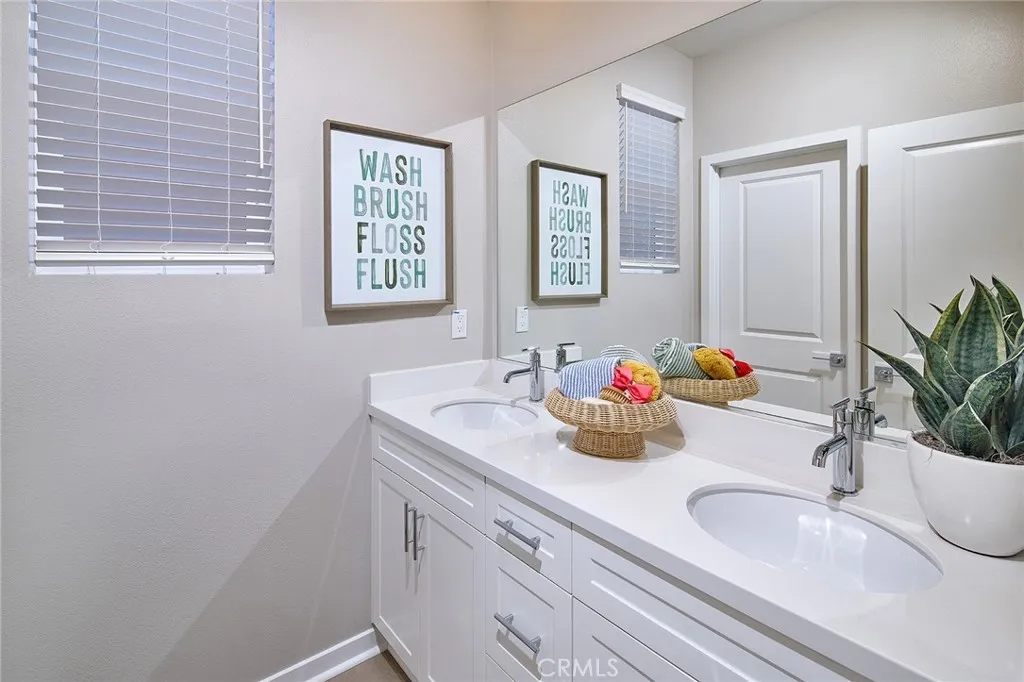 12716 Rosemount Rd, Eastvale, California 92880 home-pic-15