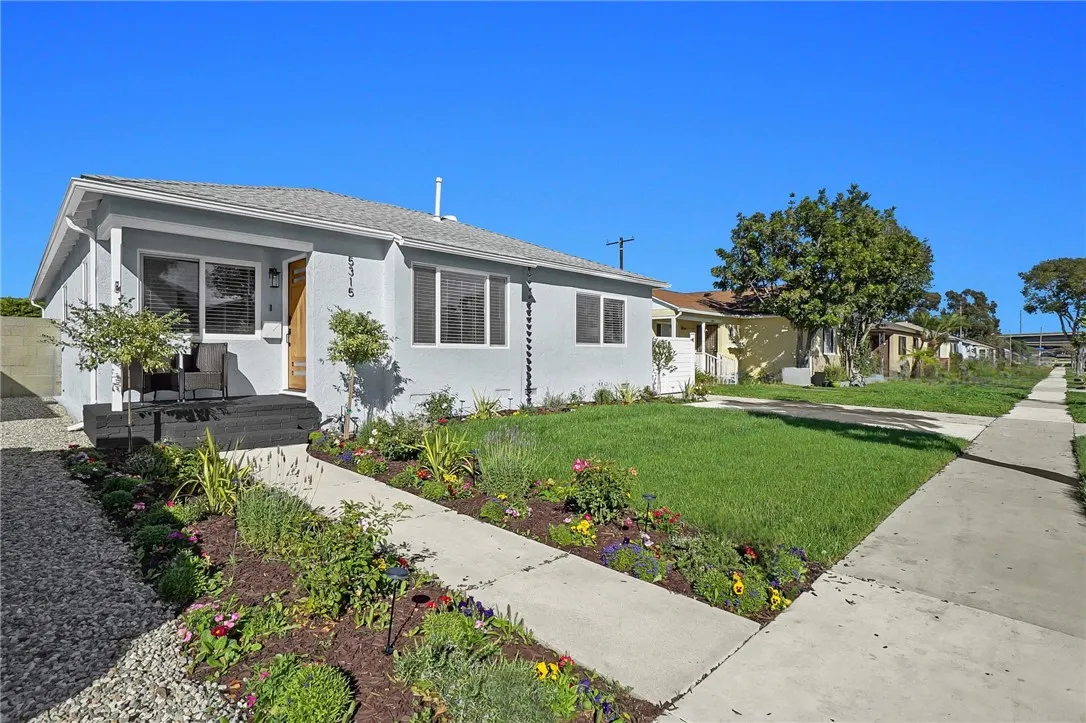 5315 W 124th Place, Hawthorne, California 90250 home-pic-1