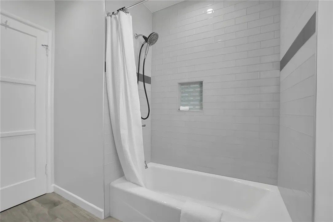 5315 W 124th Place, Hawthorne, California 90250 home-pic-32