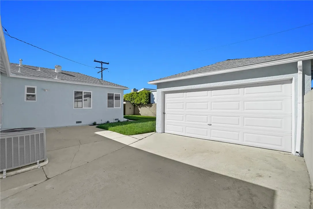 5315 W 124th Place, Hawthorne, California 90250 home-pic-37