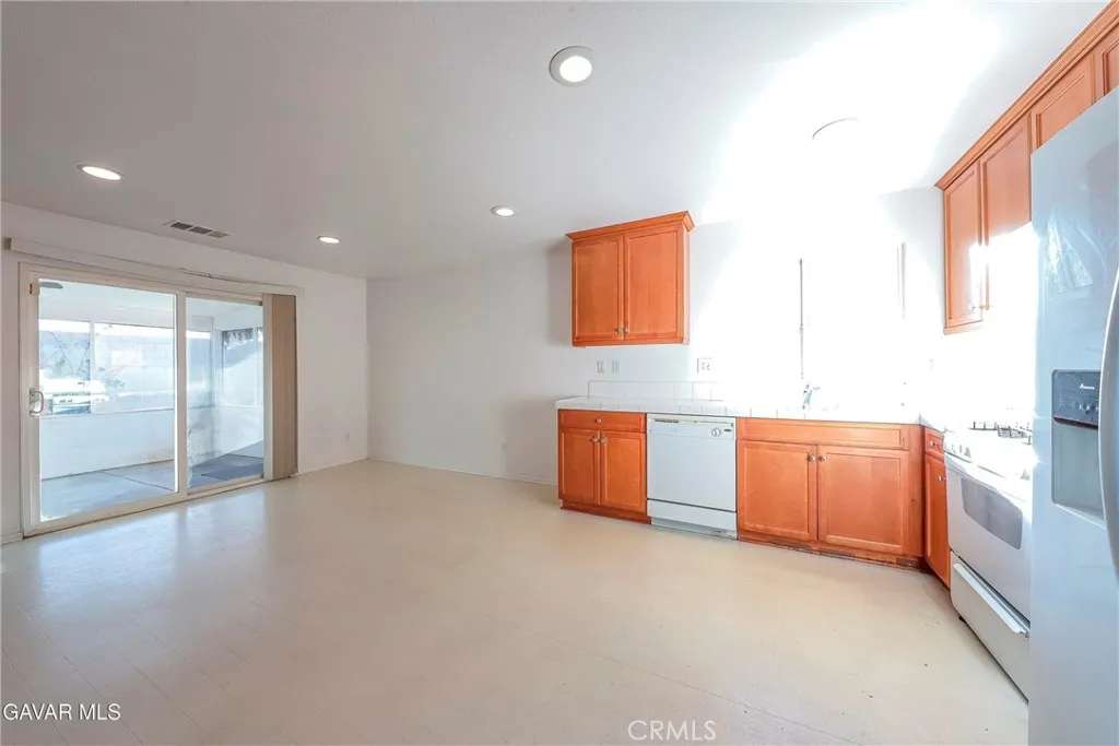 45257 Date, Lancaster, California 93534 home-pic-5