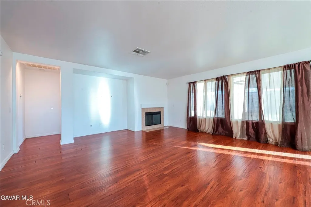 45257 Date, Lancaster, California 93534 home-pic-3