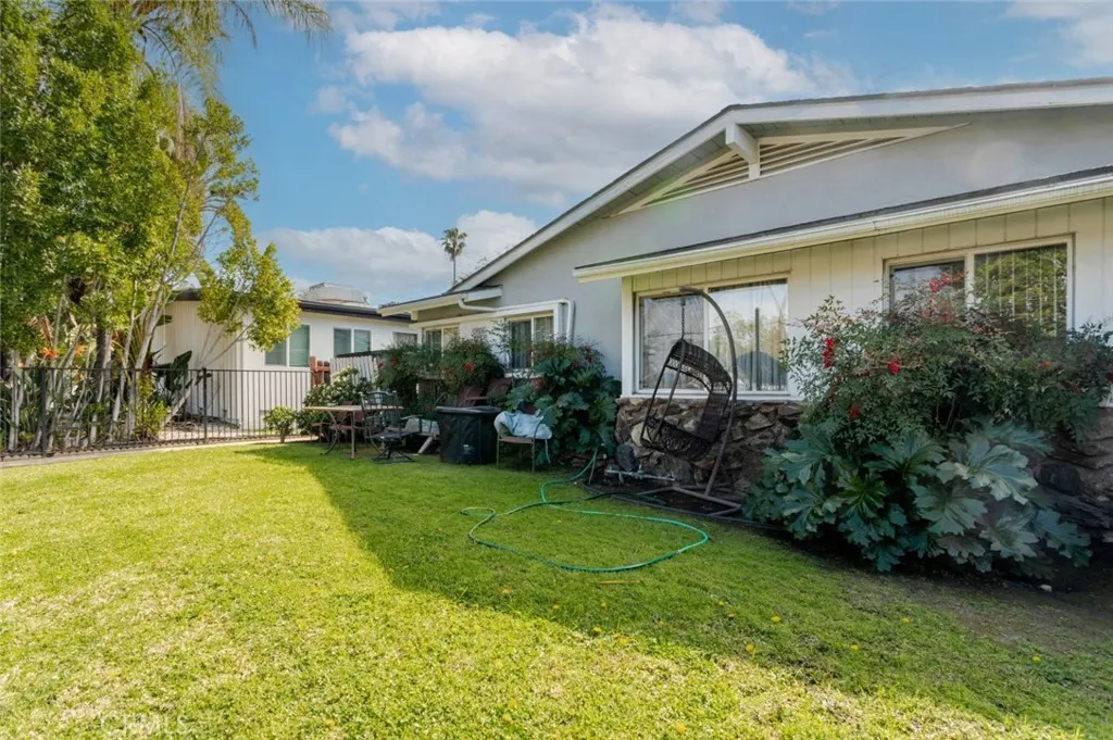 12806 Oxnard Street, North Hollywood, California 91606 home-pic-2