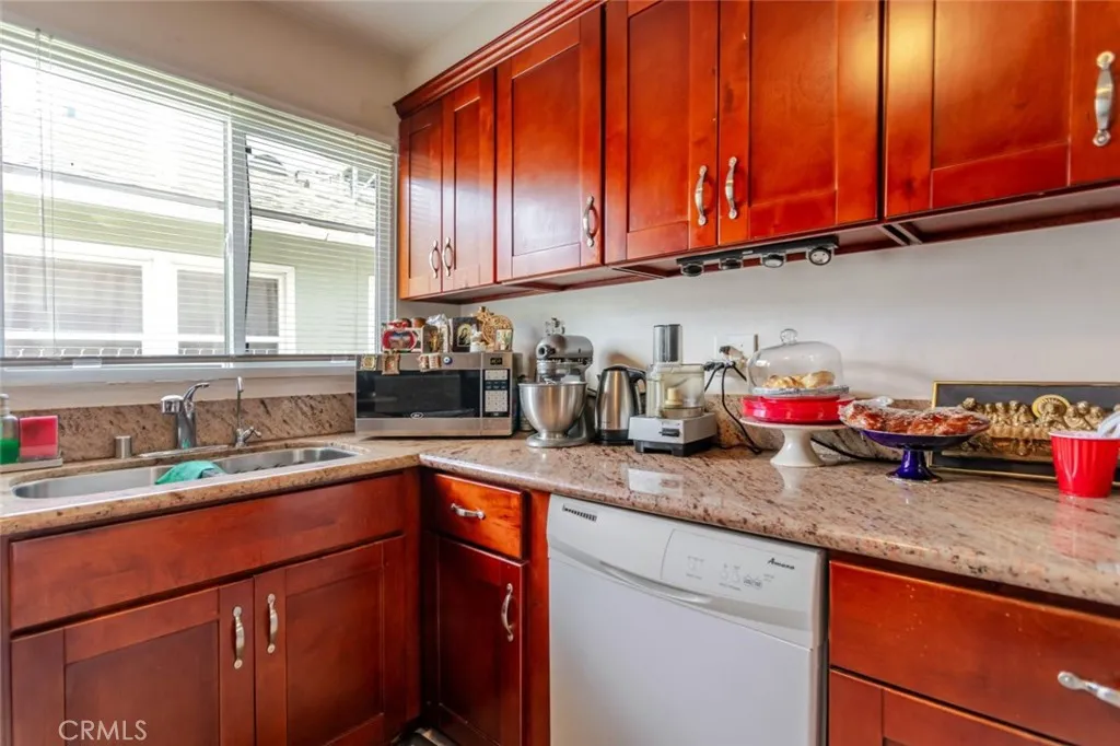 12806 Oxnard Street, North Hollywood, California 91606 home-pic-9