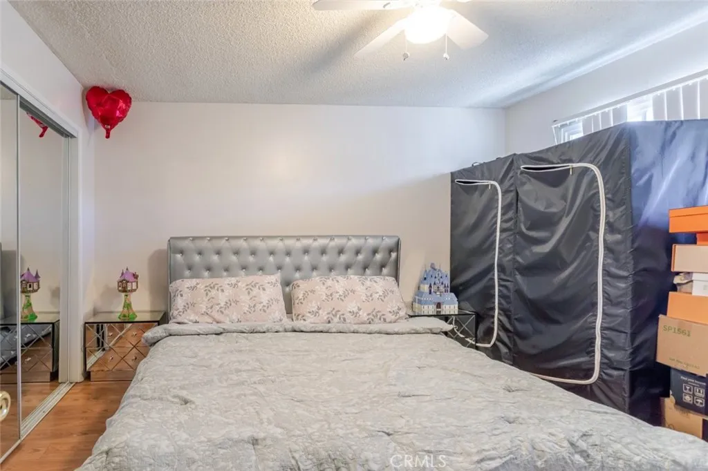 12806 Oxnard Street, North Hollywood, California 91606 home-pic-15