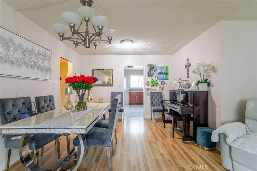 12806 Oxnard Street, North Hollywood, California 91606 home-pic-7