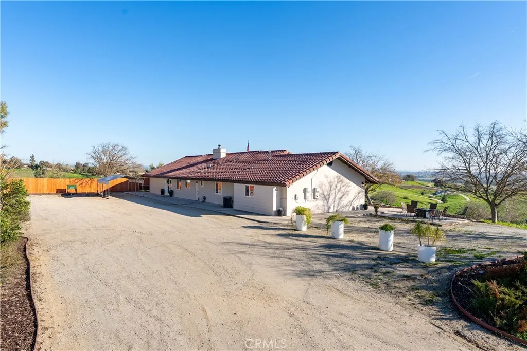 2245 Rancho Lomas Way, San Miguel, California 93451 home-pic-32