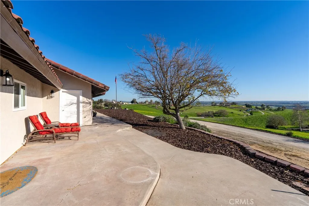 2245 Rancho Lomas Way, San Miguel, California 93451 home-pic-38