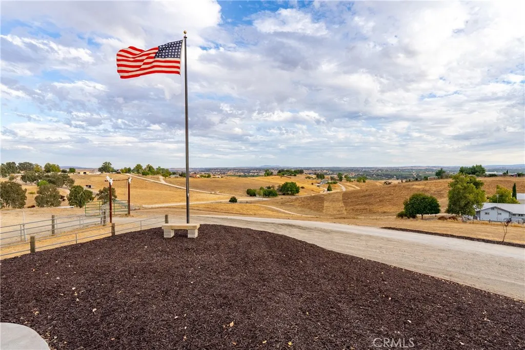 2245 Rancho Lomas Way, San Miguel, California 93451 home-pic-36