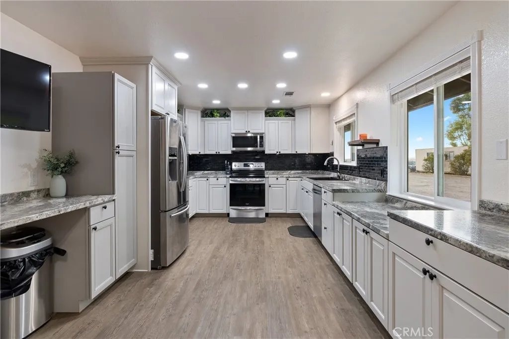 2245 Rancho Lomas Way, San Miguel, California 93451 home-pic-8