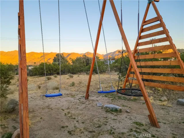 9405 Lanning Lane, Morongo Valley, California 92256