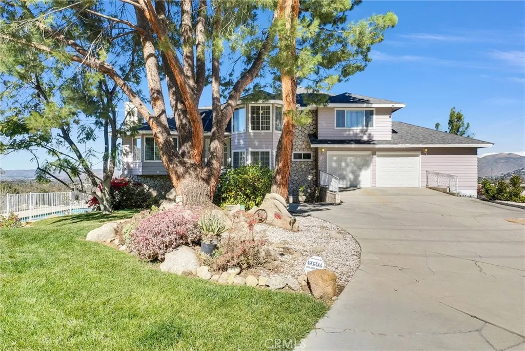 This beautiful home awaits your visit!!!