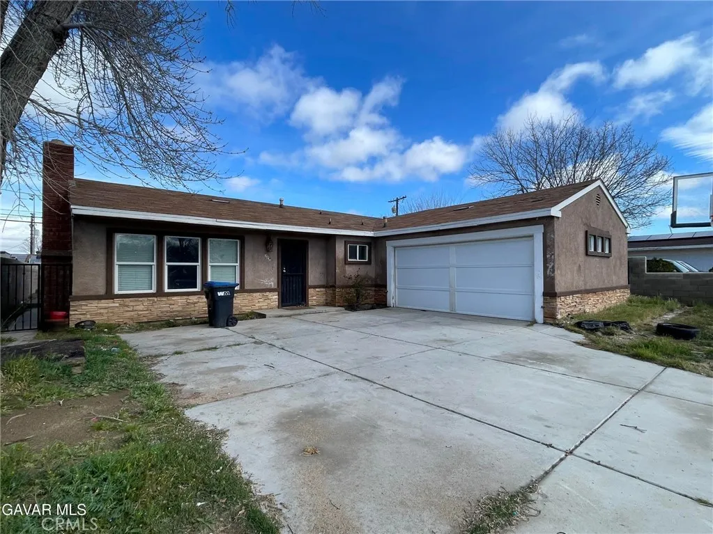 309 E Avenue J13, Lancaster, California 93535 home-pic-1
