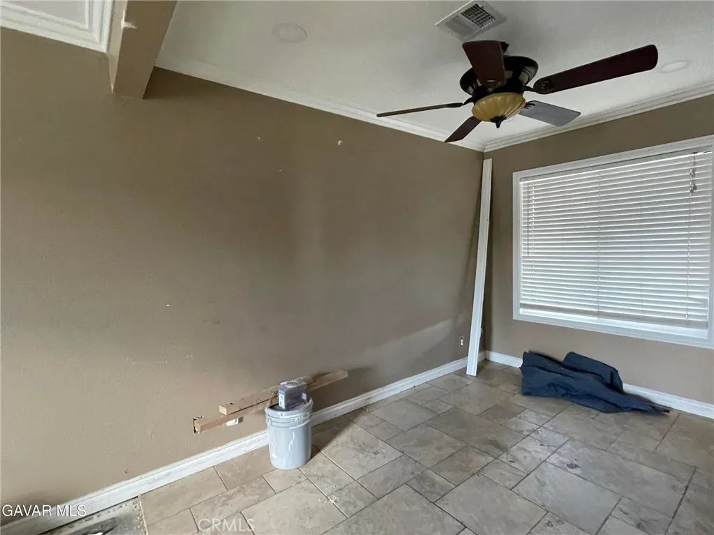 309 E Avenue J13, Lancaster, California 93535 home-pic-4
