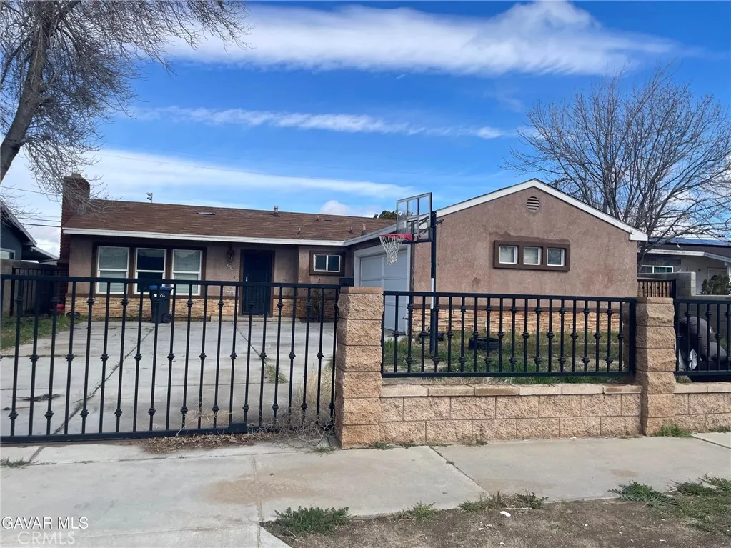 309 E Avenue J13, Lancaster, California 93535 home-pic-11