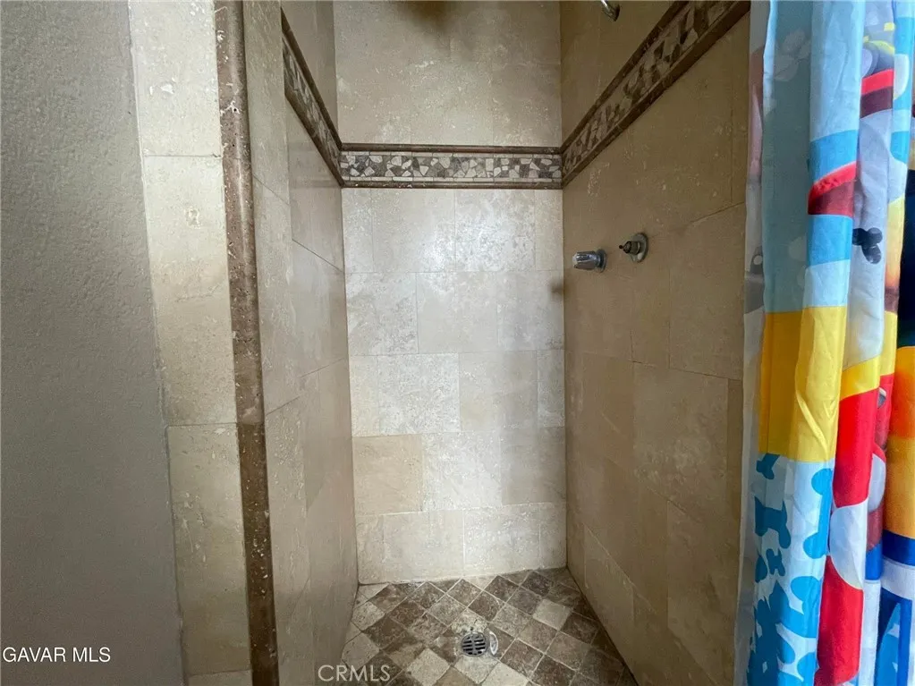 309 E Avenue J13, Lancaster, California 93535 home-pic-6