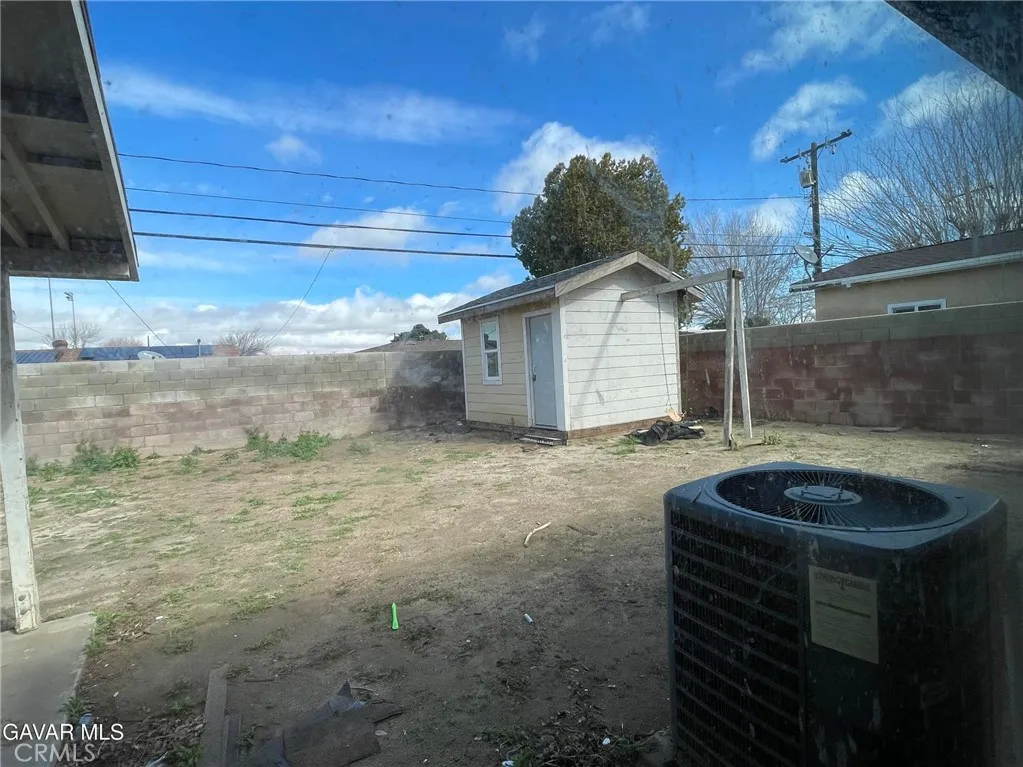 309 E Avenue J13, Lancaster, California 93535 home-pic-10