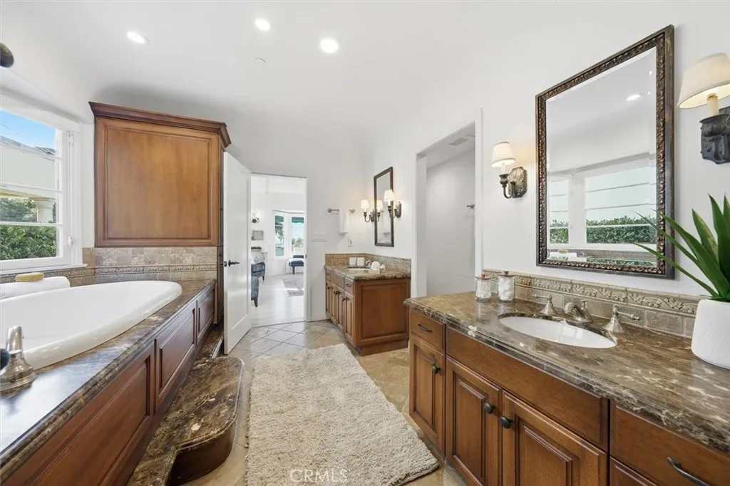 616 S Gertruda Avenue, Redondo Beach, California 90277 home-pic-11