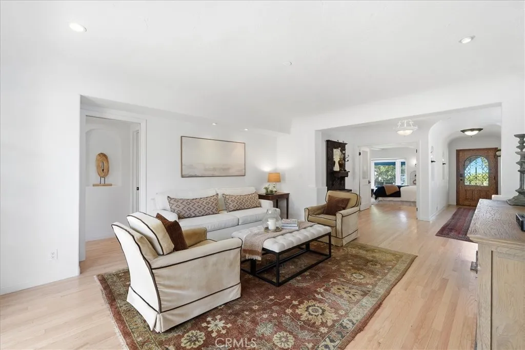 616 S Gertruda Avenue, Redondo Beach, California 90277 home-pic-4
