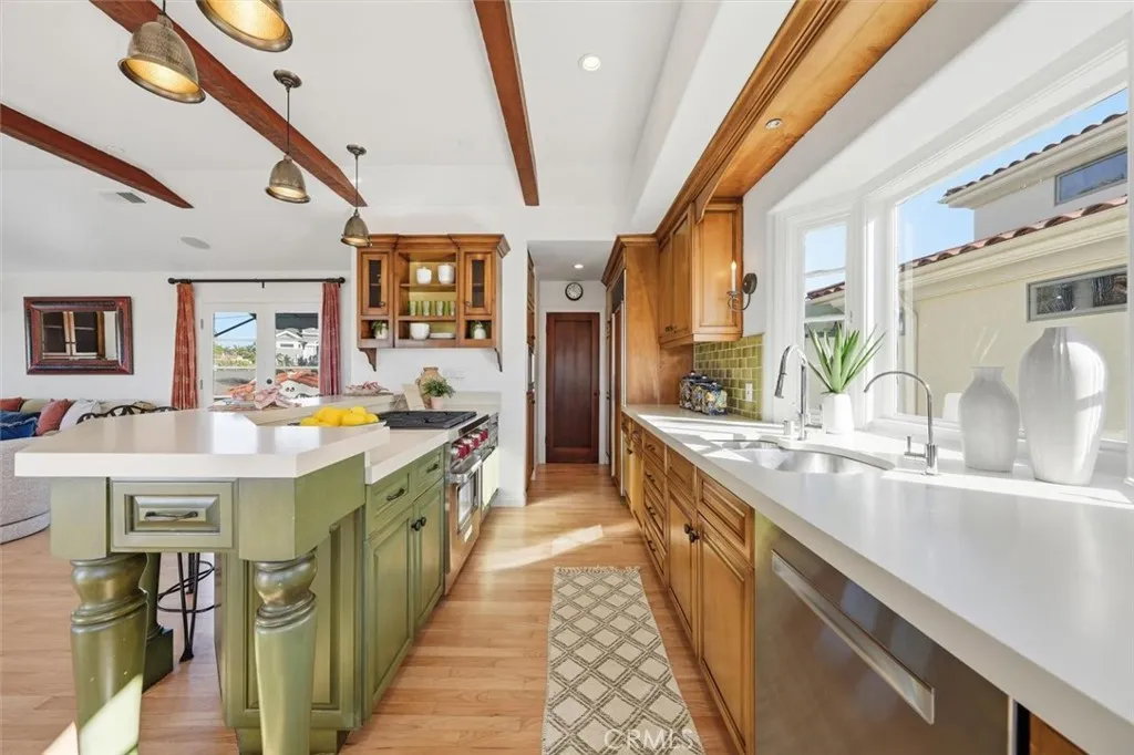 616 S Gertruda Avenue, Redondo Beach, California 90277 home-pic-45