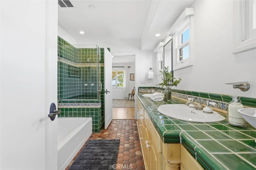 616 S Gertruda Avenue, Redondo Beach, California 90277 home-pic-20