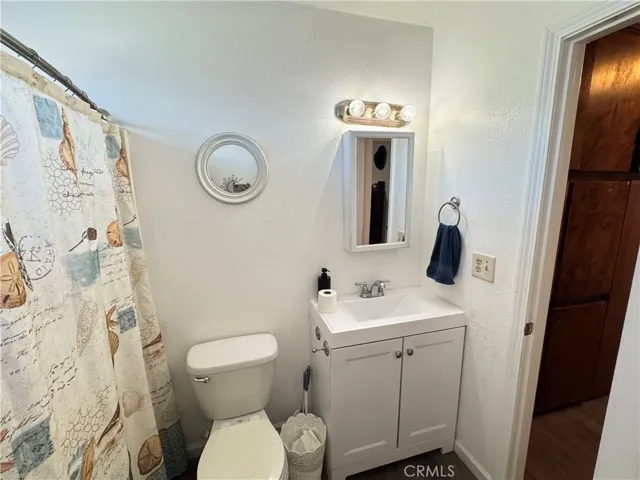 Unit B Bathroom