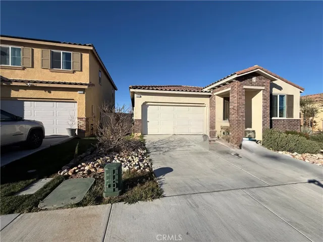 13042 Lancaster, Hesperia, California 92344