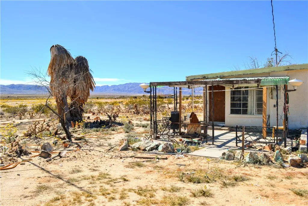 4040 Peter Rabbit, Twentynine Palms, California 92277 home-pic-1