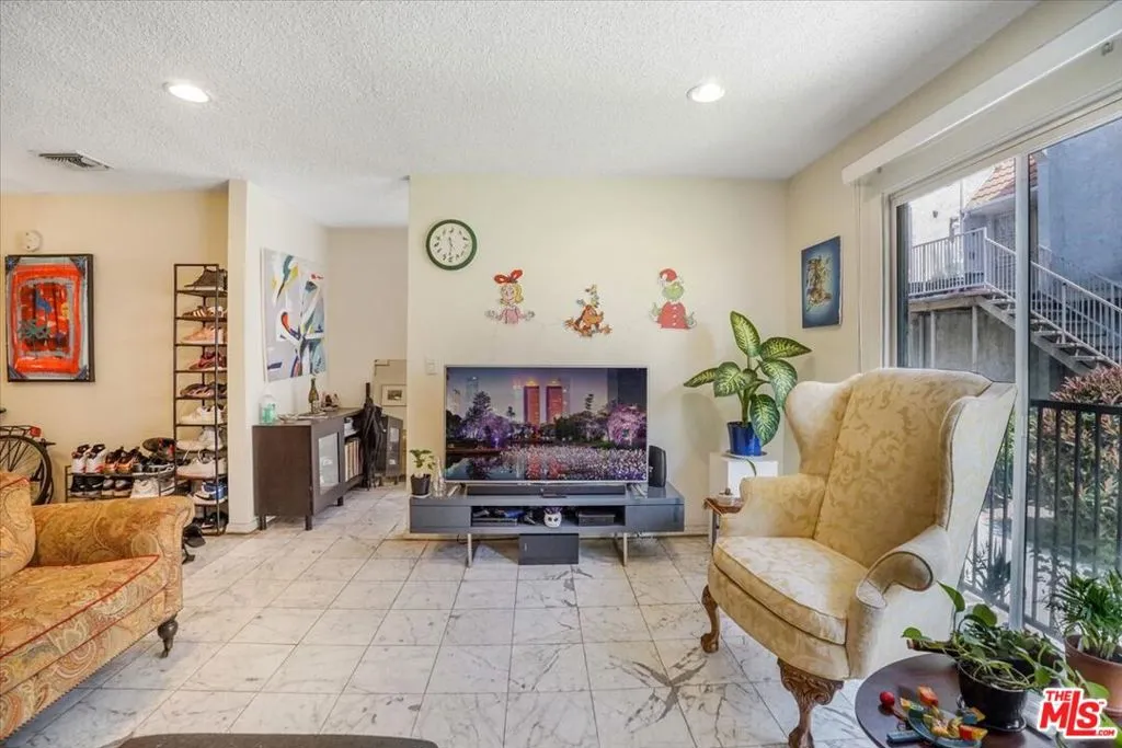 903 New Depot Street 12a, Los Angeles, California 90012 home-pic-9