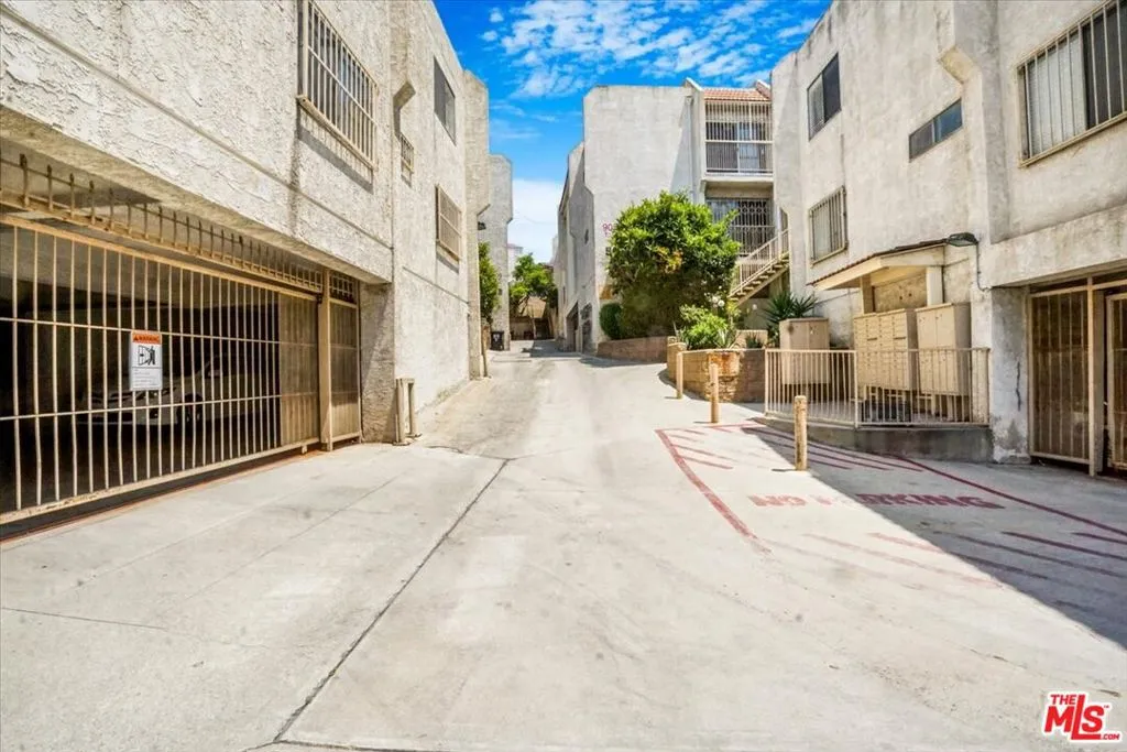 903 New Depot Street 12a, Los Angeles, California 90012 home-pic-28